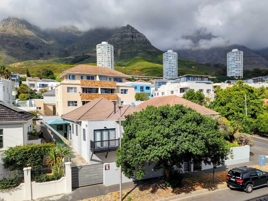 2 Bedroom Property for Sale in Vredehoek Western Cape